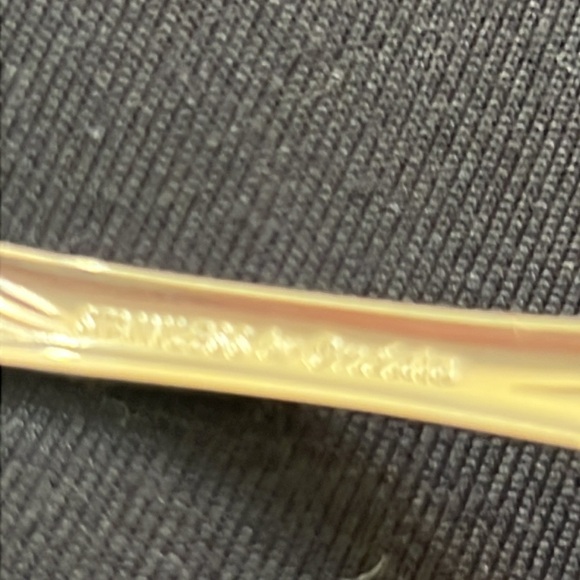 Oneida Silver USA Golden Camber Stainless Gold Accent 5 Knifes and 4 Forks - Picture 6 of 6